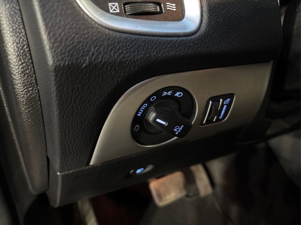 Used 2020 Dodge Durango SXT image 22