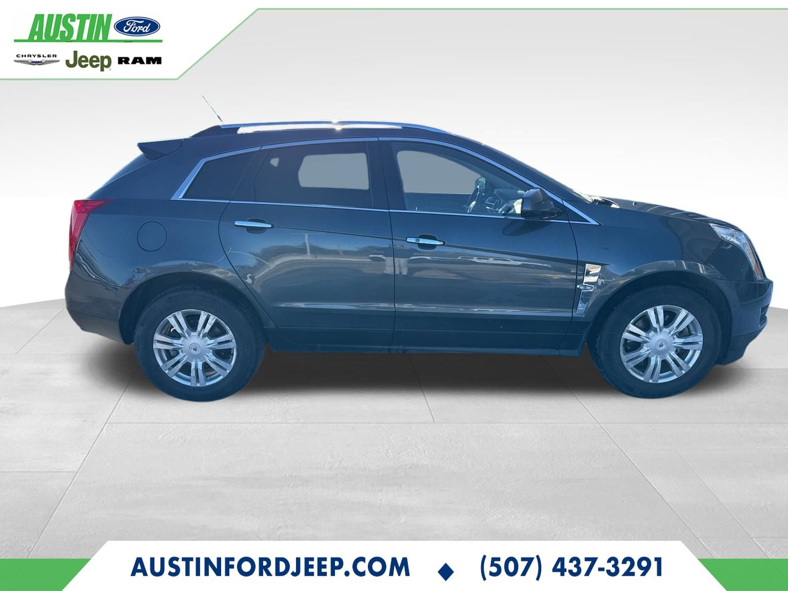 Used 2011 Cadillac SRX Luxury image 3
