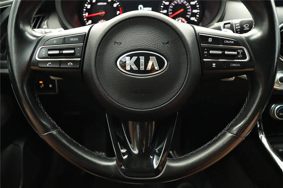 Used 2019 Kia Stinger Premium RWD image 39