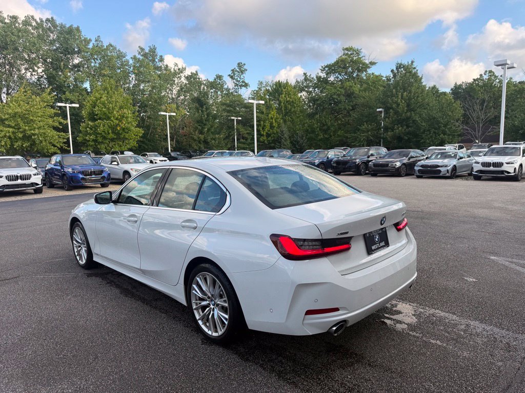 Used 2024 BMW 330i xDrive Sedan w/ Premium Package AWD/4WD image 3