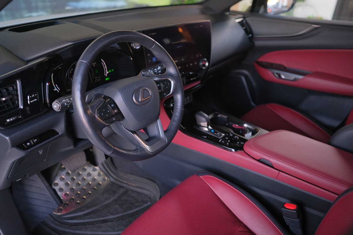 Used 2022 Lexus NX 450h+ AWD w/ Vision Package image 13
