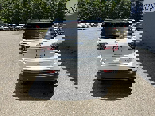 Used 2022 Jeep Compass Limited image 6