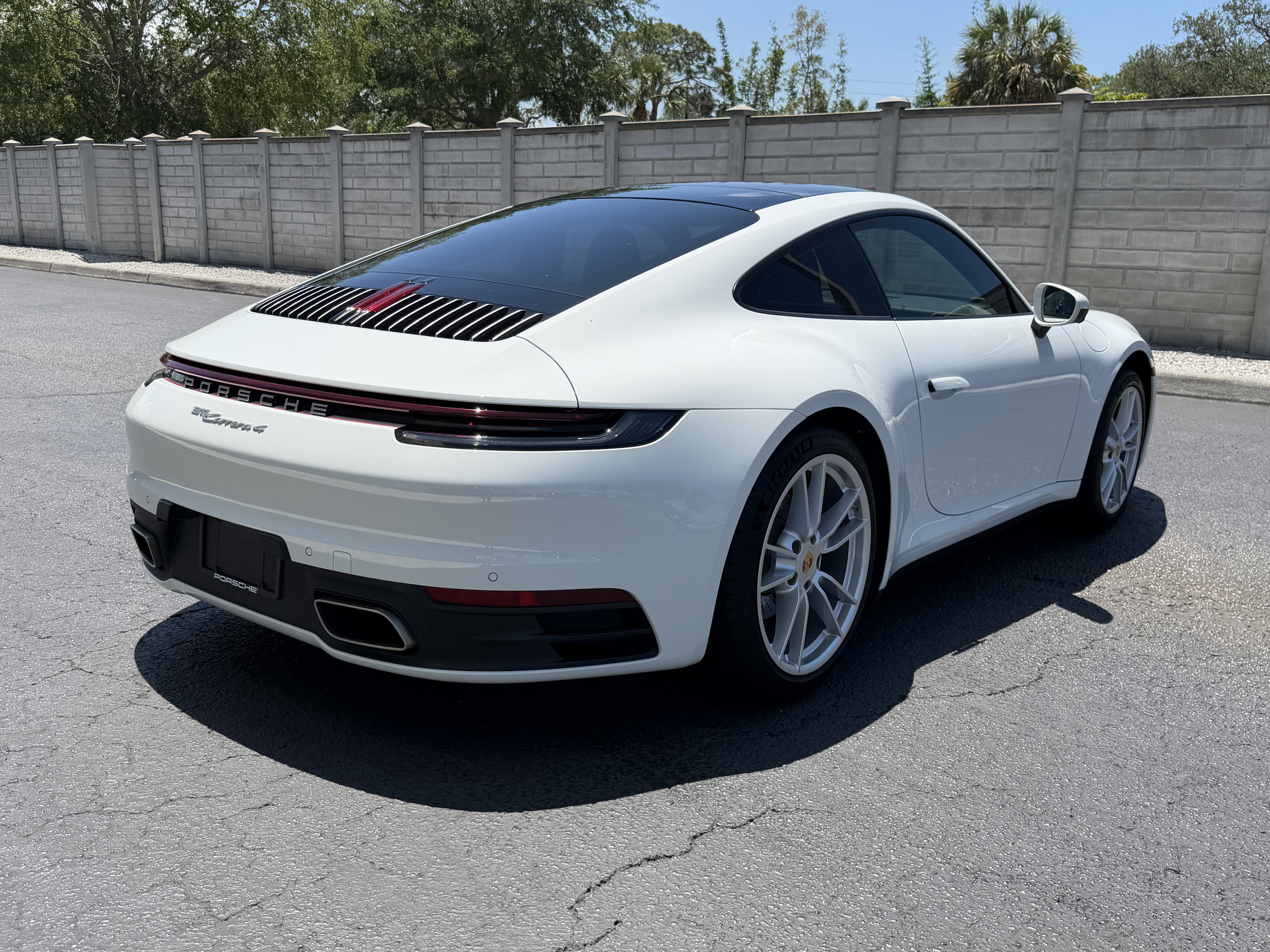 Certified 2024 Porsche 911 Carrera 4 AWD/4WD image 6