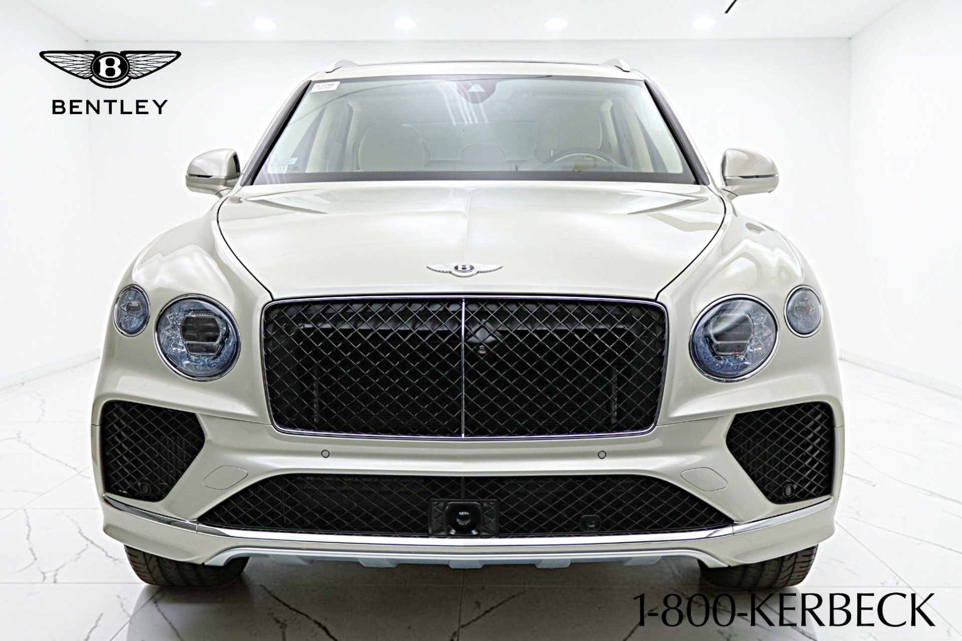 Used 2024 Bentley Bentayga Plug-In Hybrid image 25