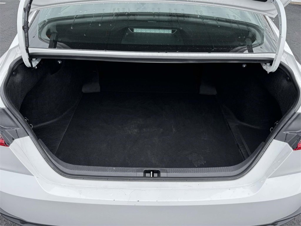 Used 2025 Toyota Camry SE image 16