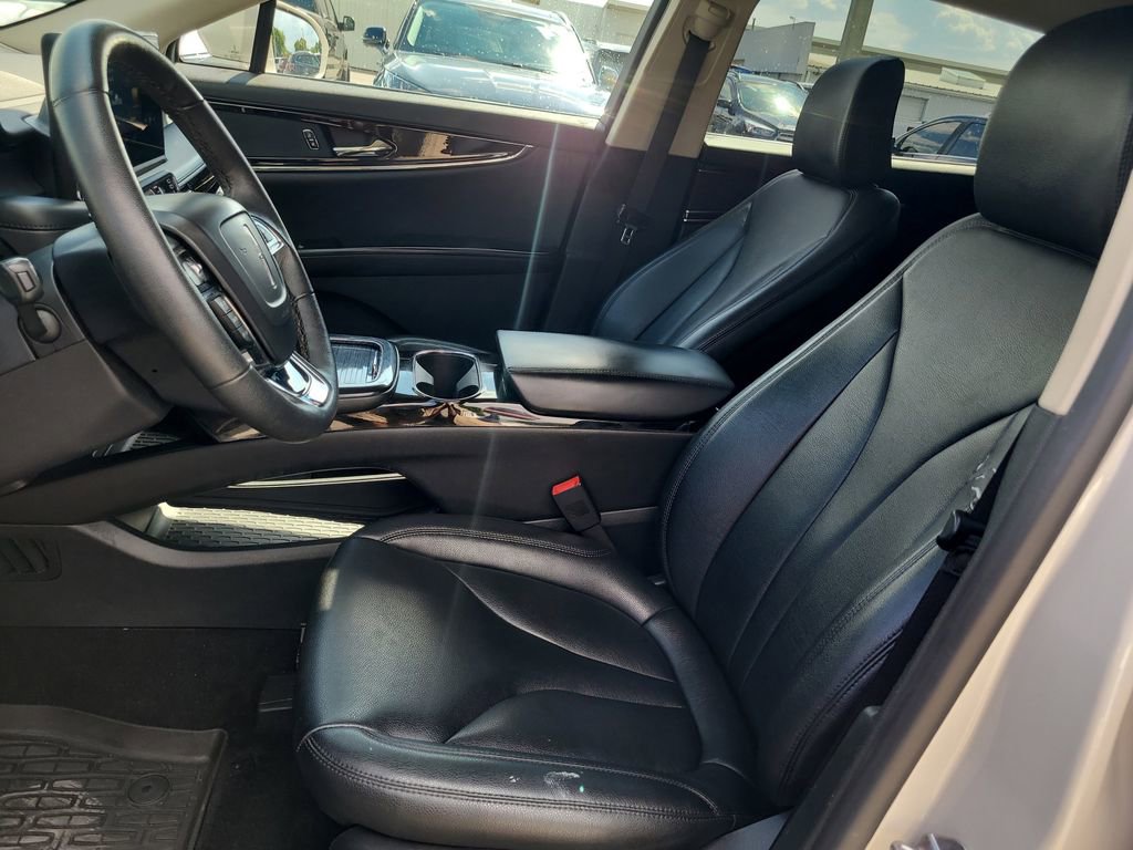 Used 2023 Lincoln Nautilus AWD image 16