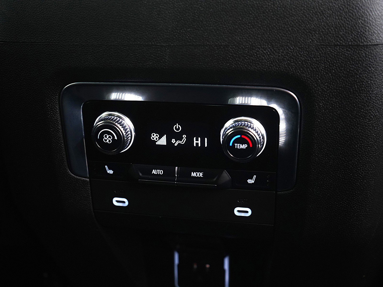 Used 2023 GMC Yukon XL SLT image 17