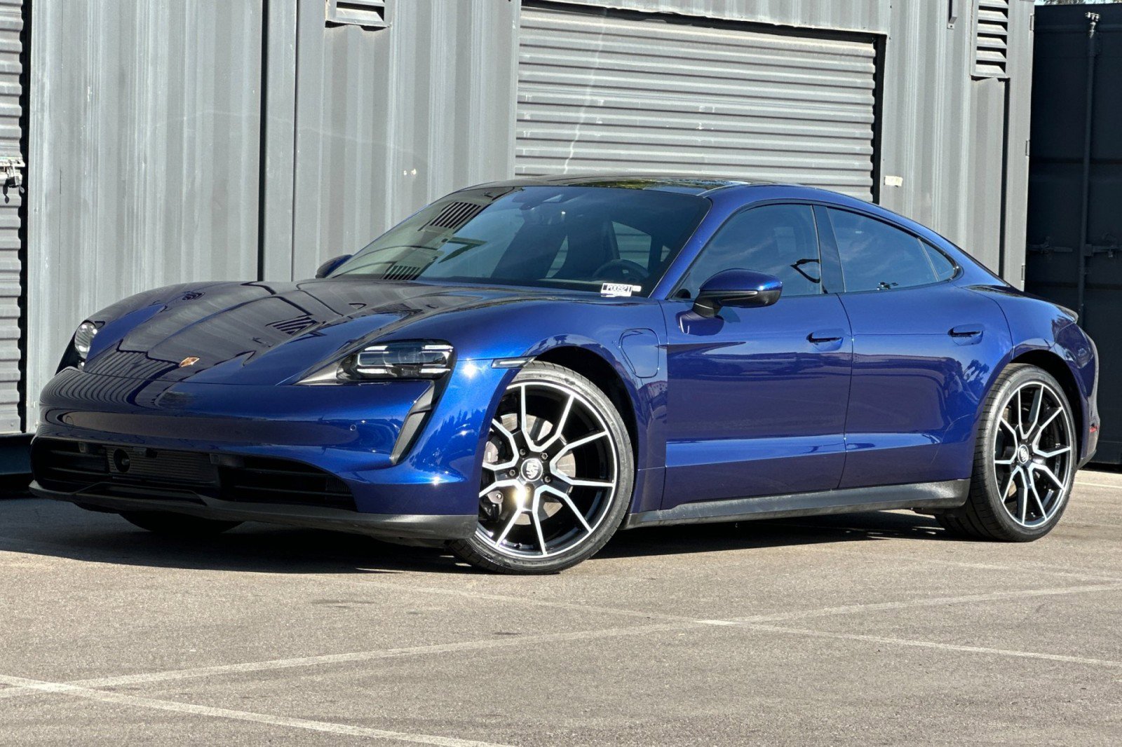 Used 2022 Porsche Taycan image 1