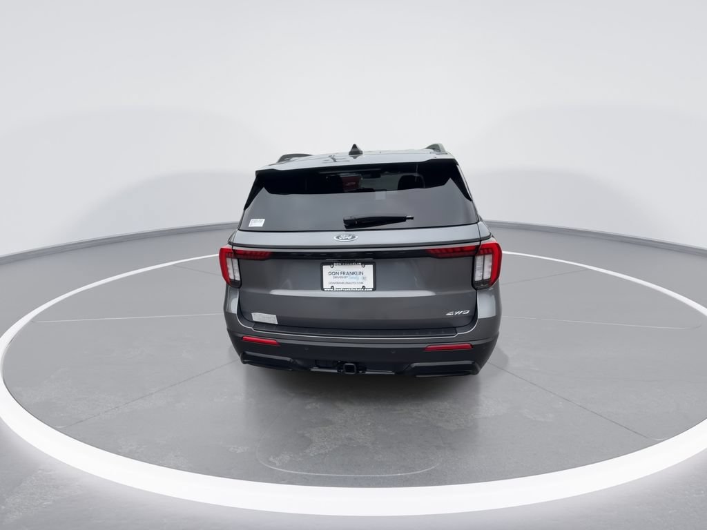 Used 2025 Ford Explorer ST-Line w/ ST-Line Street Pack AWD/4WD image 8
