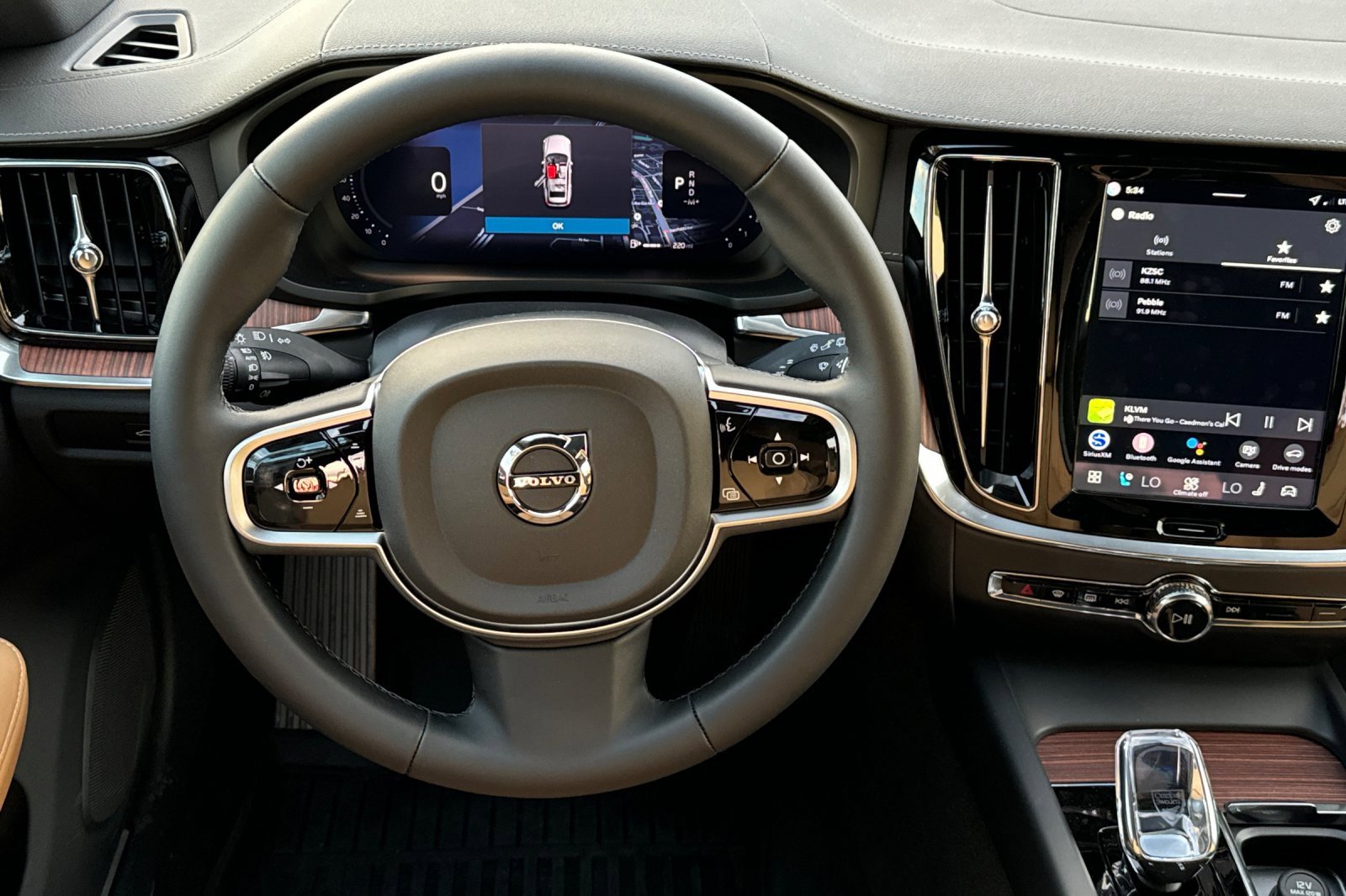 New 2026 Volvo V60 B5 Cross Country Ultra w/ Protection Package Premier image 13