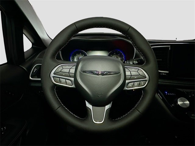 New 2026 Chrysler Pacifica Select image 7