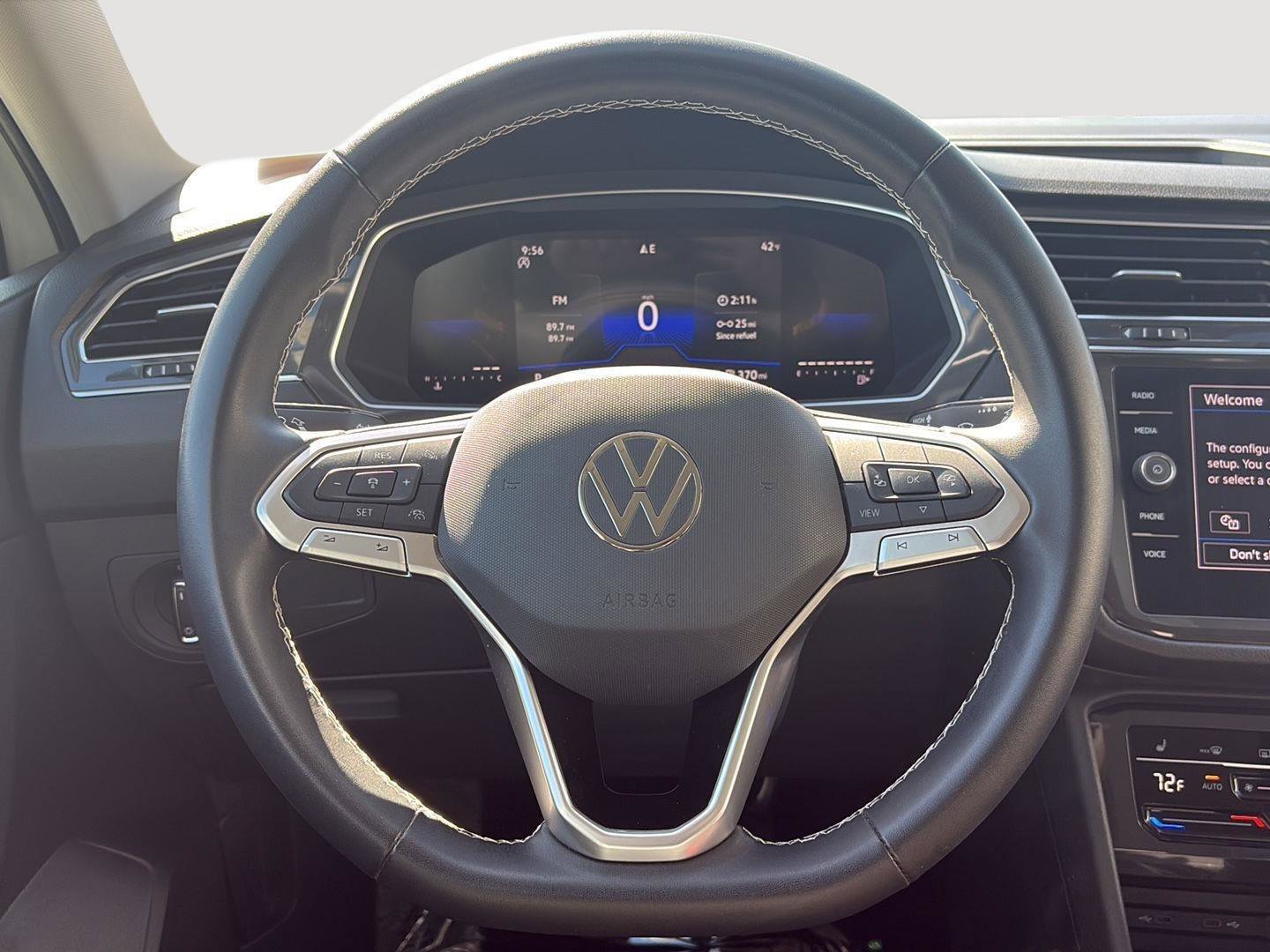 Used 2023 Volkswagen Tiguan SE image 17