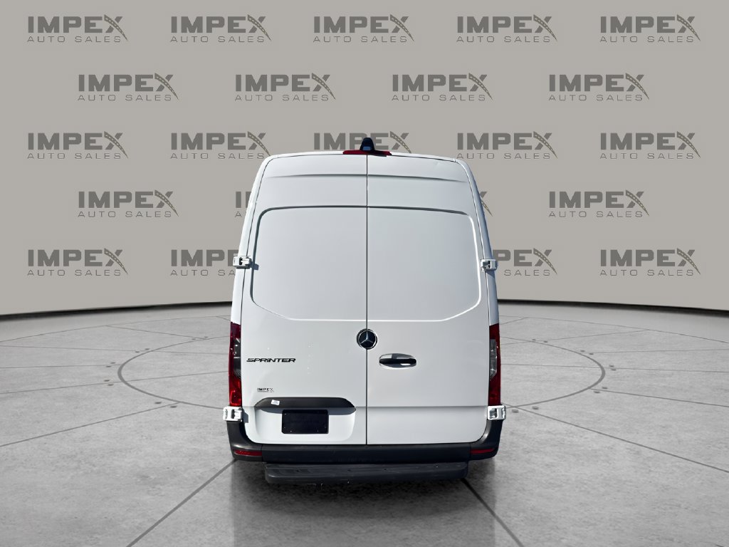 Used 2025 Mercedes-Benz Sprinter 2500 image 4