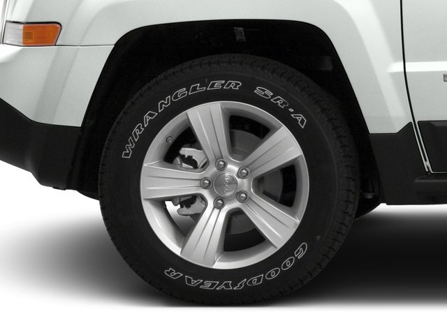 Used 2016 Jeep Patriot High Altitude FWD image 14