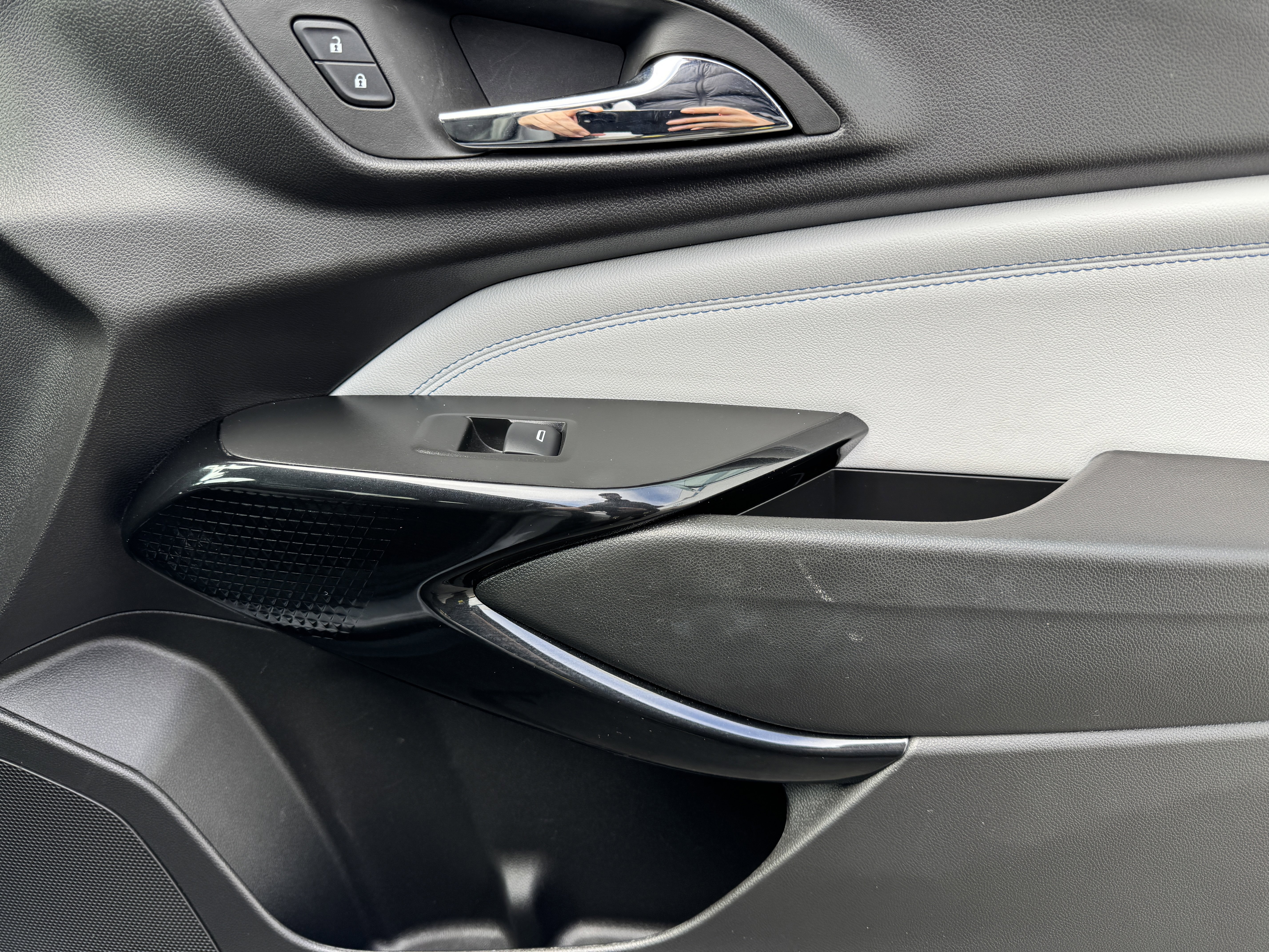 Used 2025 Chevrolet Trax LT image 22