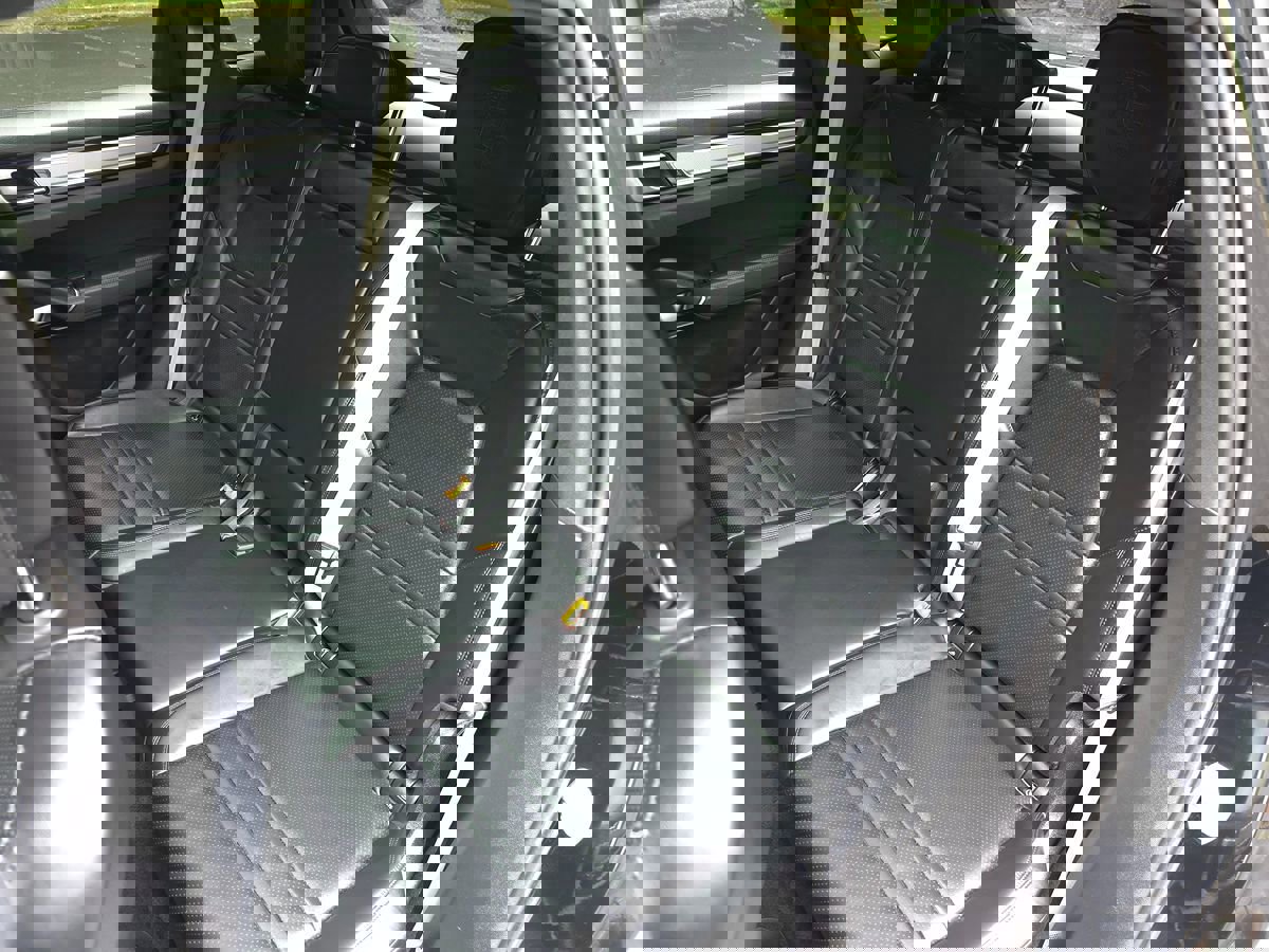 Used 2023 Porsche Cayenne Platinum Edition image 16