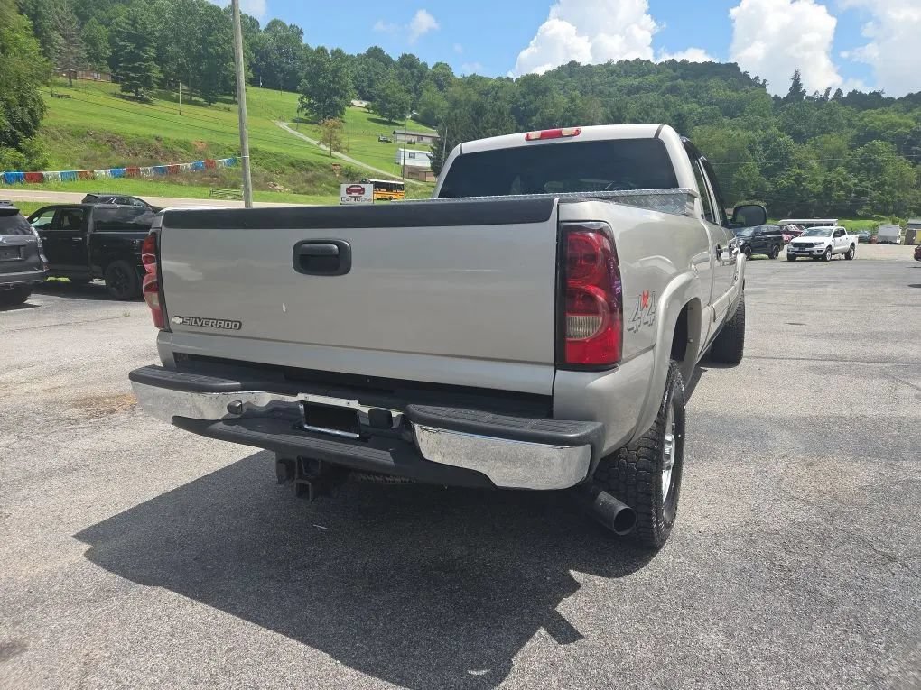 Used 2007 Chevrolet Silverado 2500 LT w/ Heavy-Duty Power Package AWD/4WD image 6