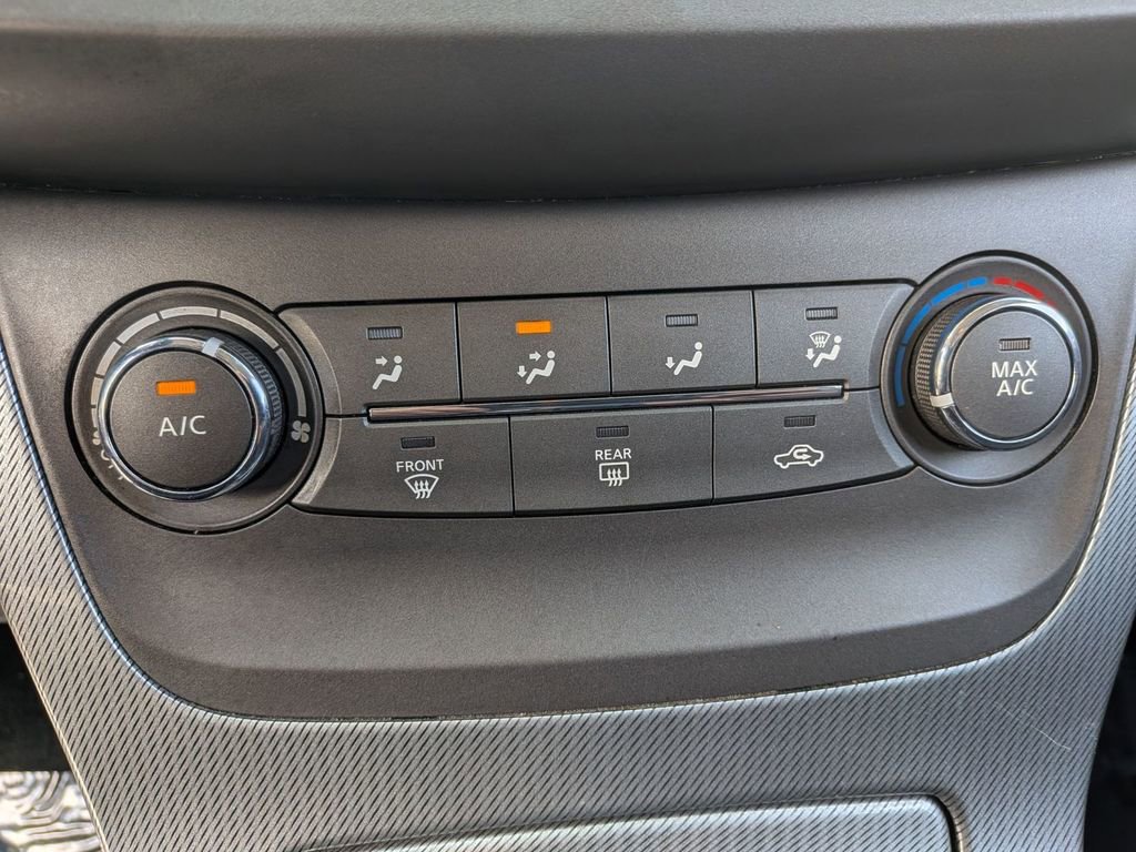 Used 2013 Nissan Sentra SR FWD image 26