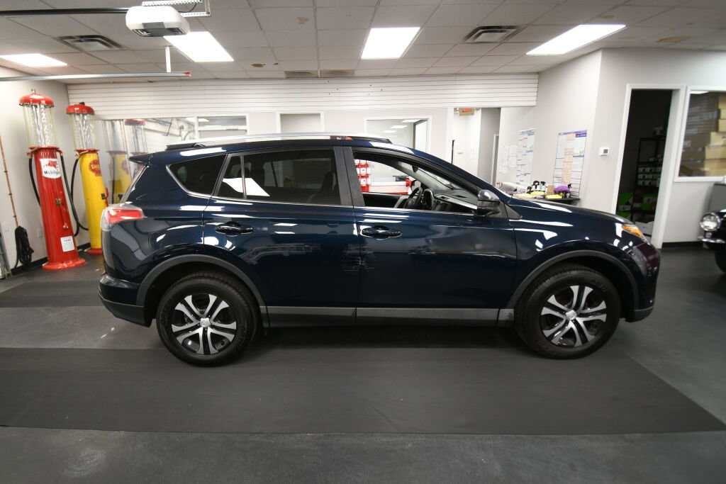 Used 2017 Toyota RAV4 LE w/ All Weather Liner Package FWD image 8