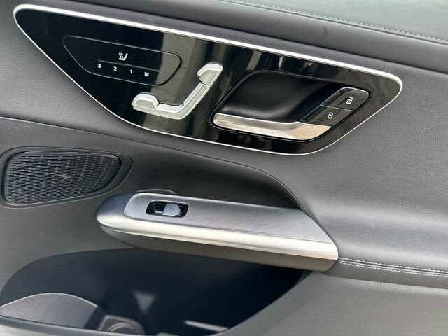 Used 2024 Mercedes-Benz GLC 300 4MATIC image 20