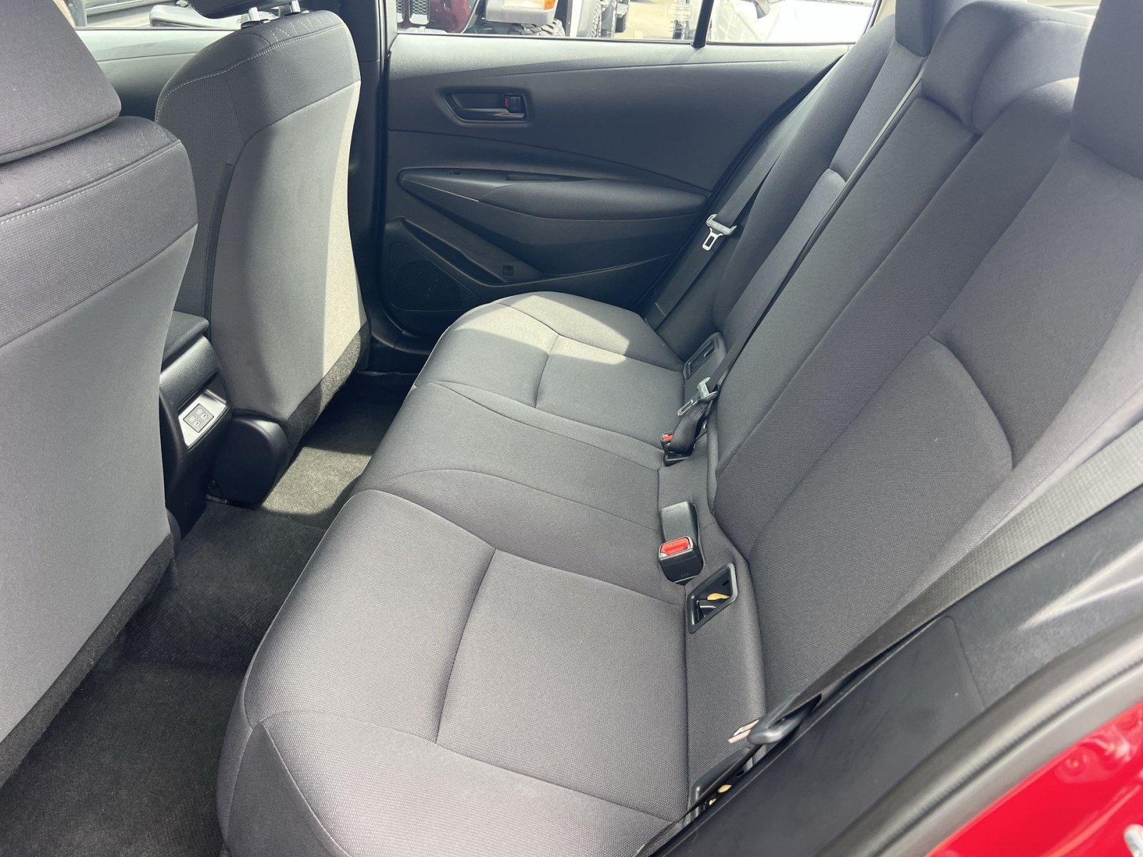 Used 2025 Toyota Corolla LE FWD image 24
