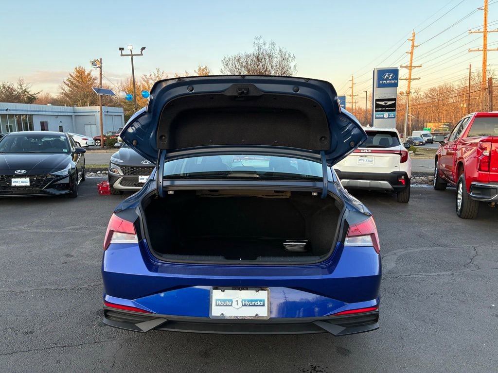 Used 2023 Hyundai Elantra SEL image 11