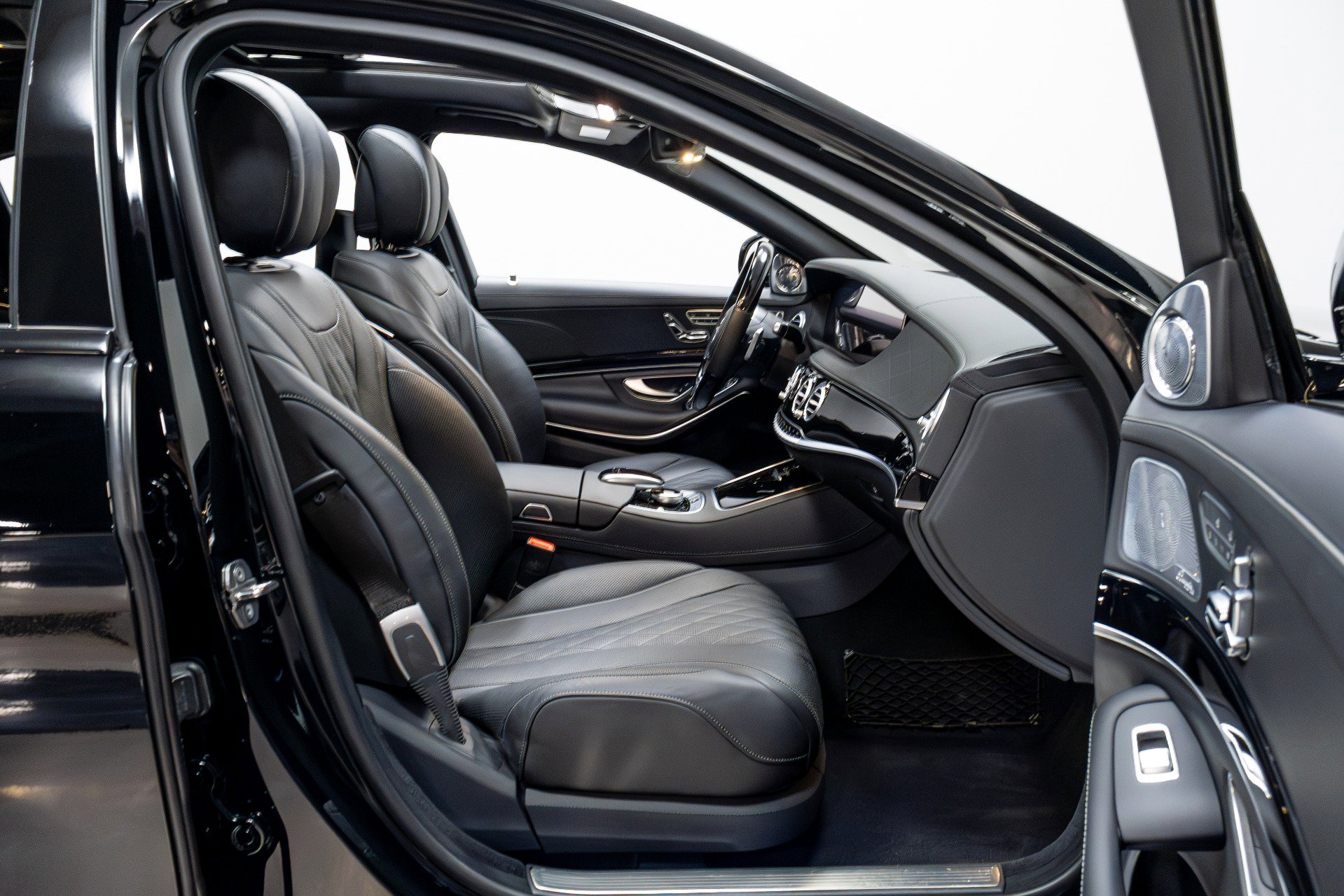 Used 2020 Mercedes-Benz Maybach S 650 image 27