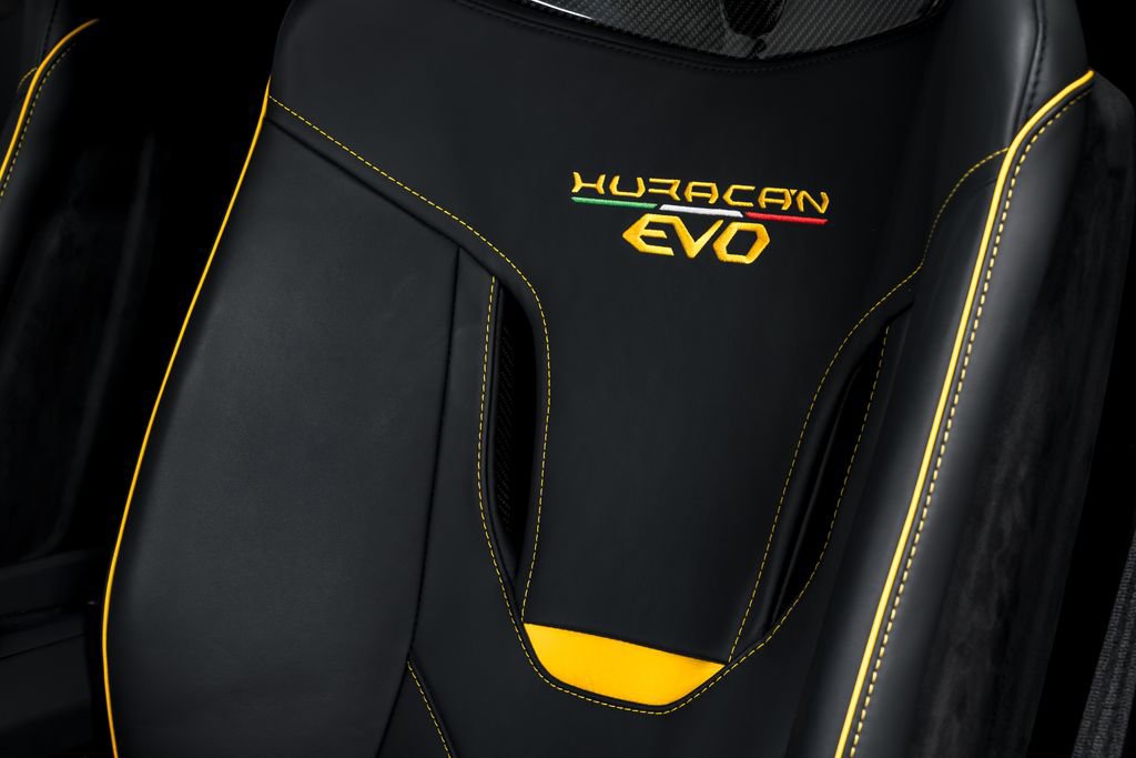 Used 2023 Lamborghini Huracan EVO image 21
