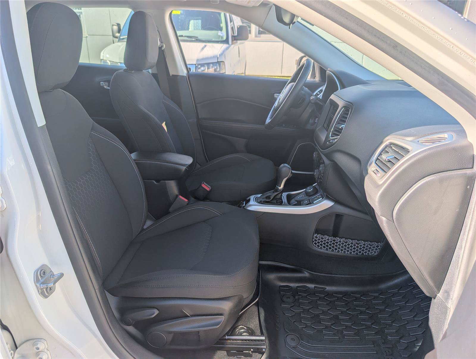 Used 2018 Jeep Compass Sport w/ Tech Group AWD/4WD image 13