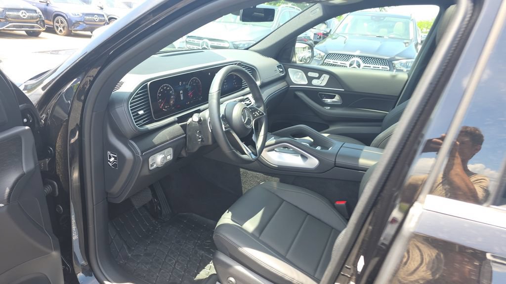 Certified 2025 Mercedes-Benz GLS 450 4MATIC image 23