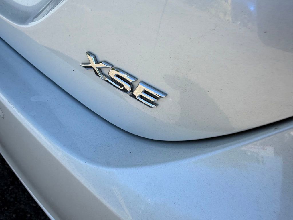 Used 2018 Toyota Camry XSE FWD image 7