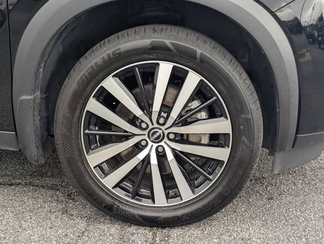 Used 2023 Nissan Pathfinder Platinum w/ Cargo Package image 11