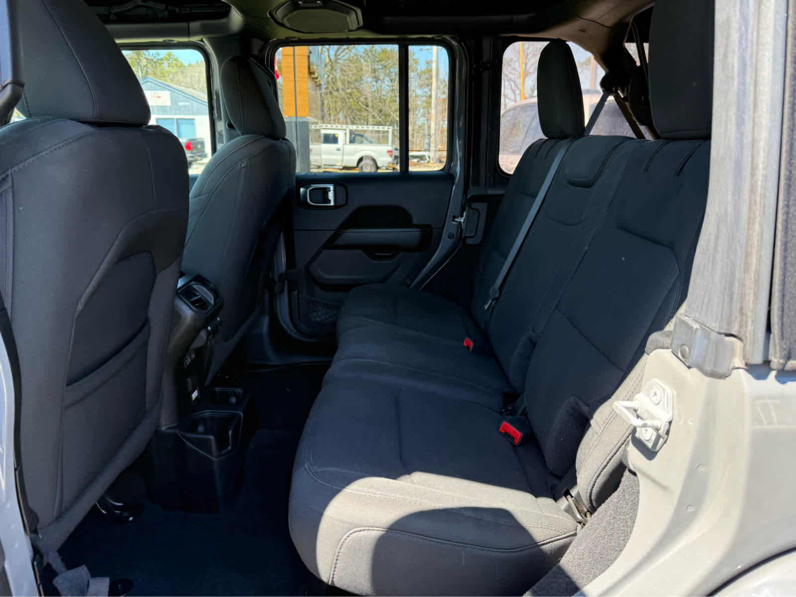 Used 2021 Jeep Wrangler Unlimited Sahara w/ Cold Weather Group image 27