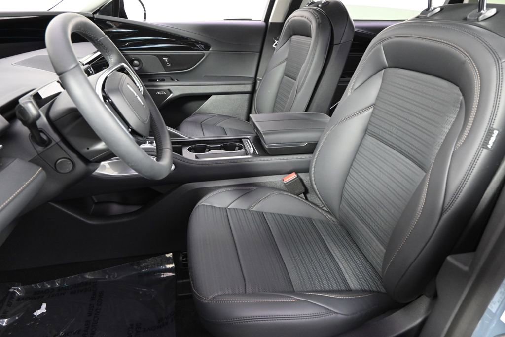 New 2026 Lincoln Nautilus Reserve w/ Jet Appearance Package image 13