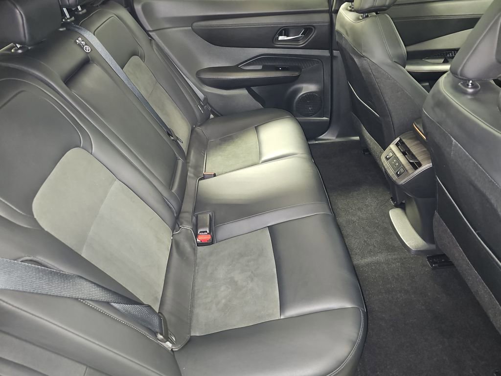 Used 2023 Nissan Ariya AWD image 20