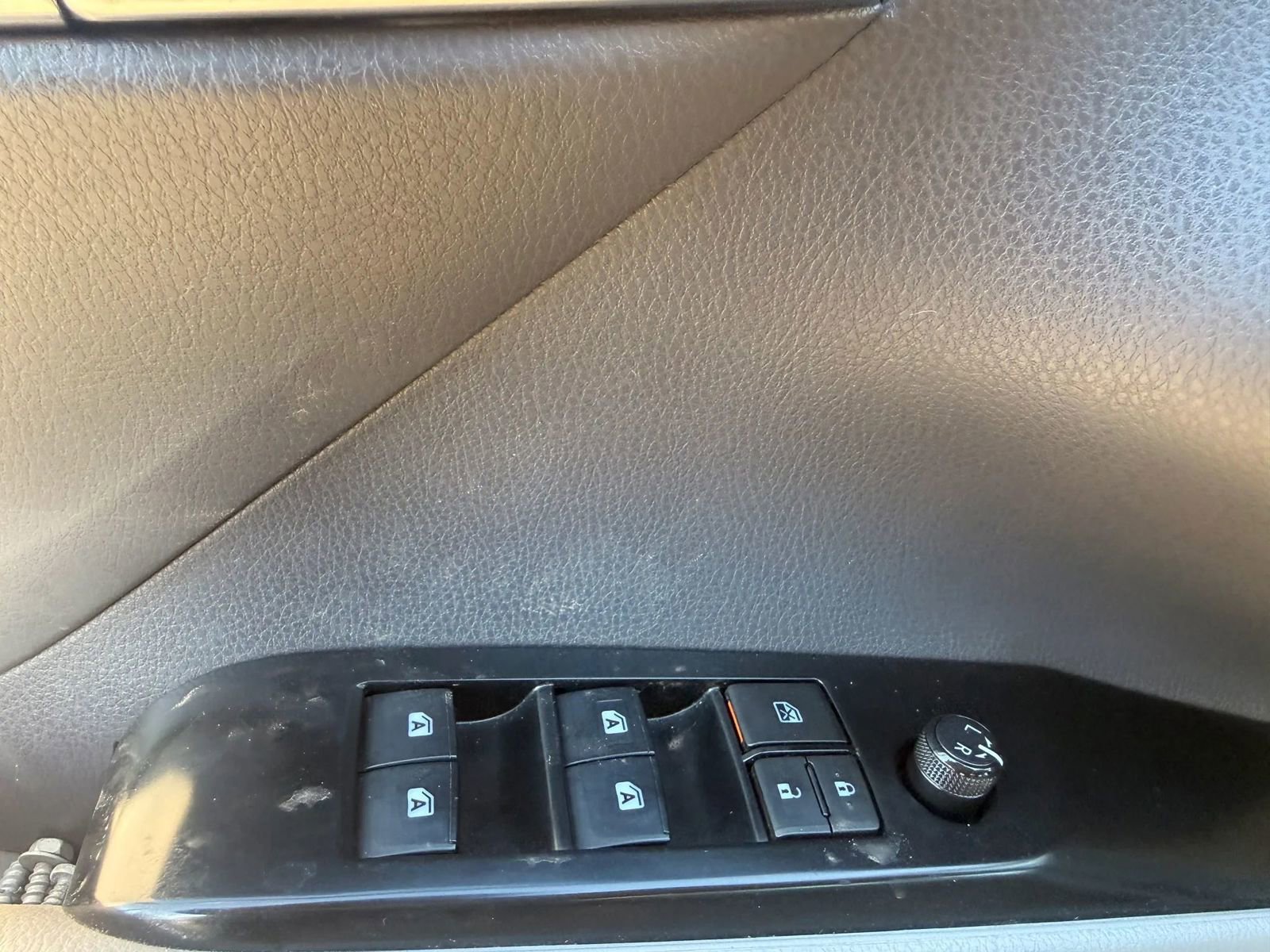 Used 2018 Toyota Camry LE w/ Protection Package (Q2) FWD image 9