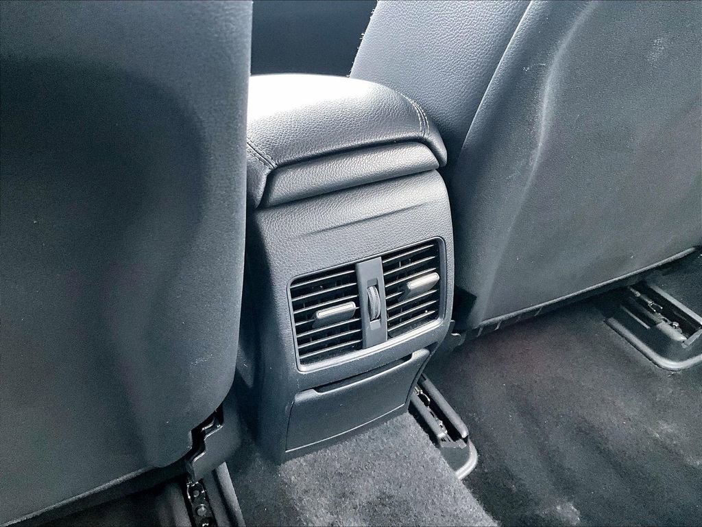 Used 2018 Mercedes-Benz GLA 45 AMG 4MATIC w/ Multimedia Package image 30