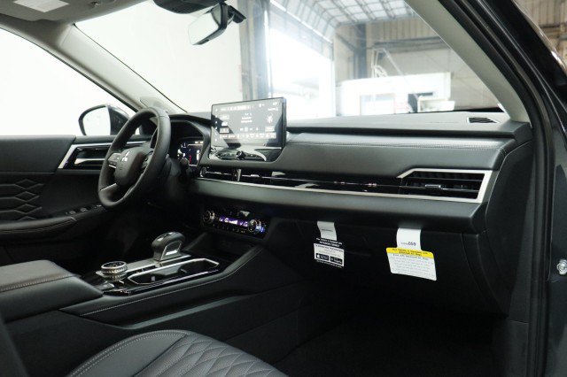 New 2026 Mitsubishi Outlander SEL FWD image 16