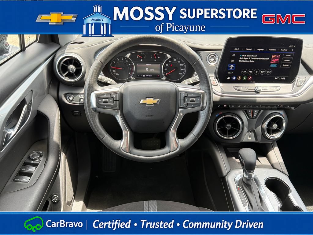 Certified 2024 Chevrolet Blazer LT w/ Convenience Package FWD image 17