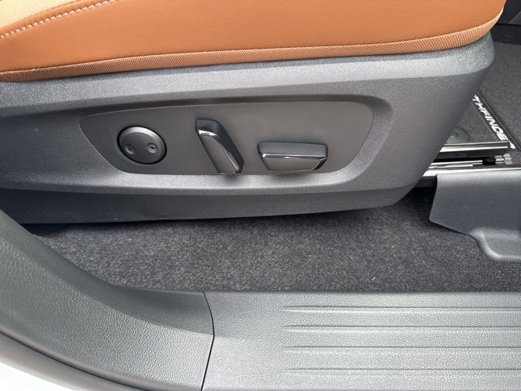 New 2026 Nissan Pathfinder Platinum image 34