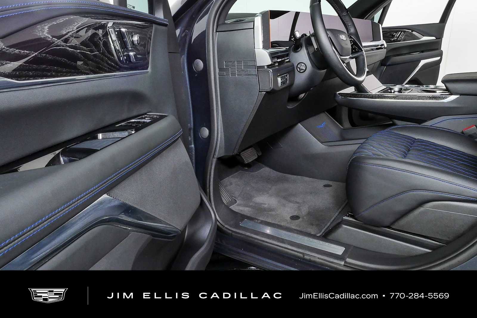 Certified 2025 Cadillac Escalade IQ Sport 1 AWD/4WD image 7