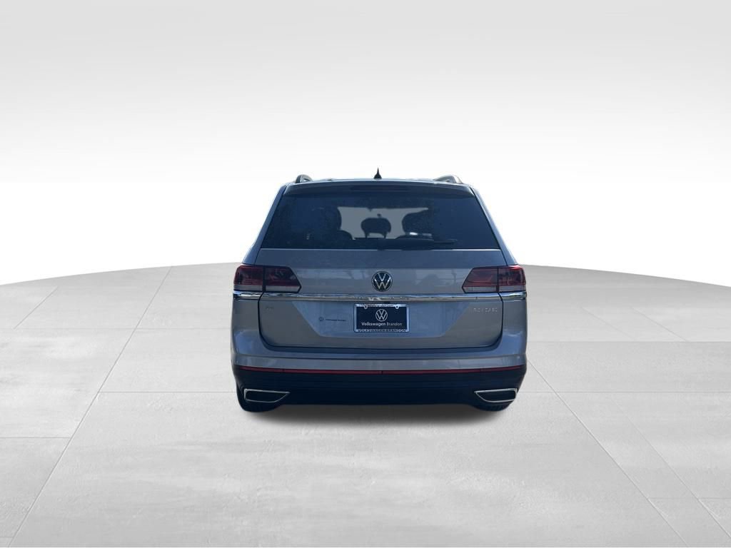 Certified 2022 Volkswagen Atlas SE image 4