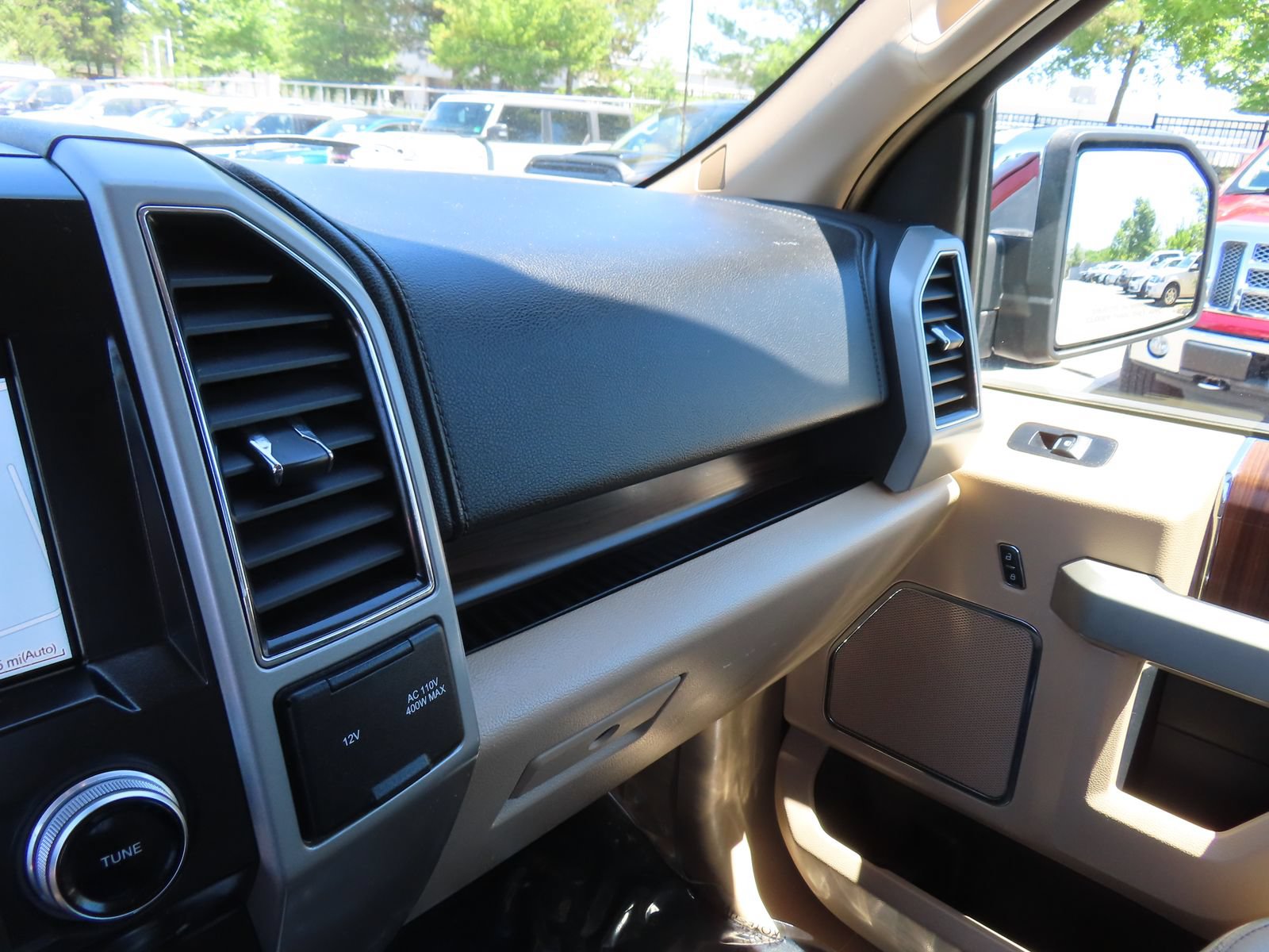 Used 2017 Ford F150 Lariat w/ Equipment Group 502A Luxury AWD/4WD image 26