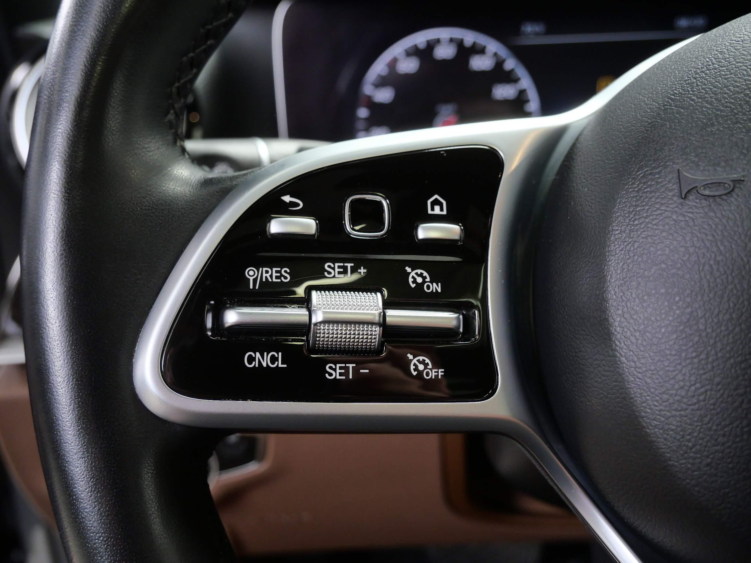 Used 2020 Mercedes-Benz E 350 4MATIC Sedan image 26