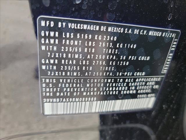 Used 2024 Volkswagen Tiguan SE w/ Panoramic Sunroof Package FWD image 22