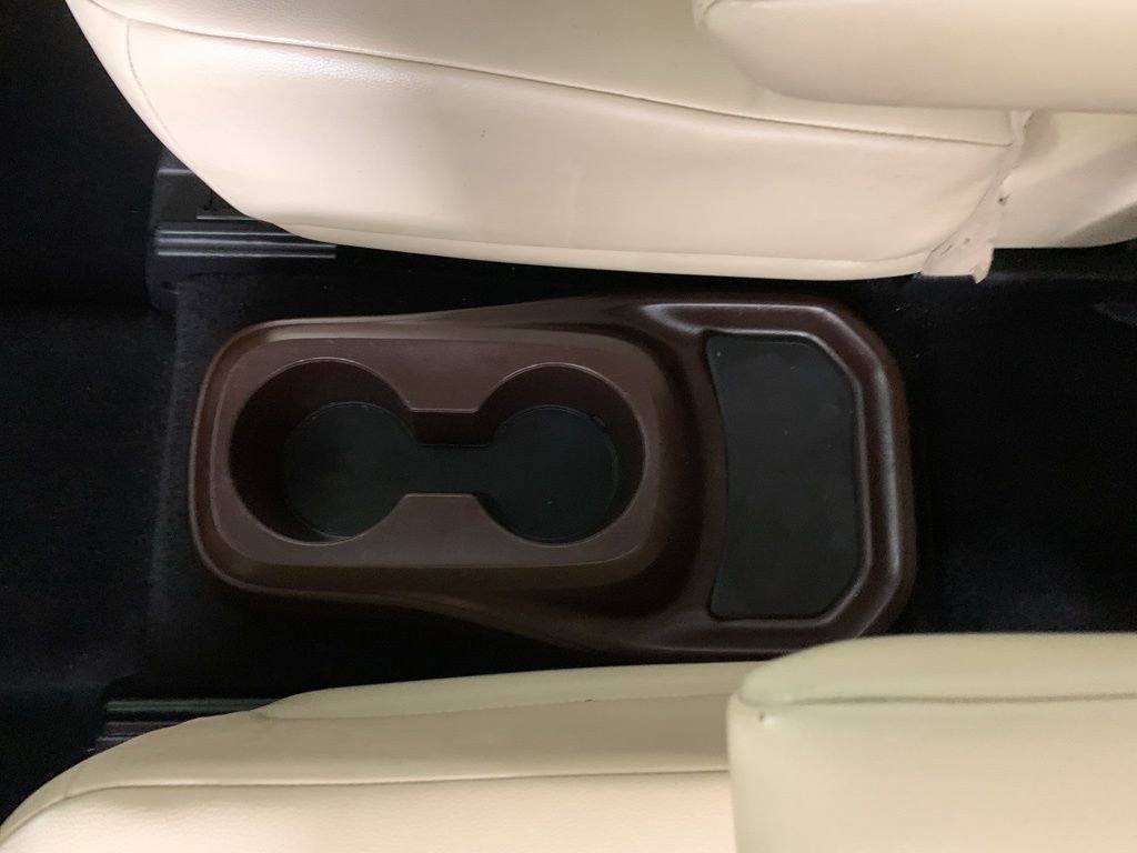 Used 2022 Toyota Highlander XLE FWD image 34