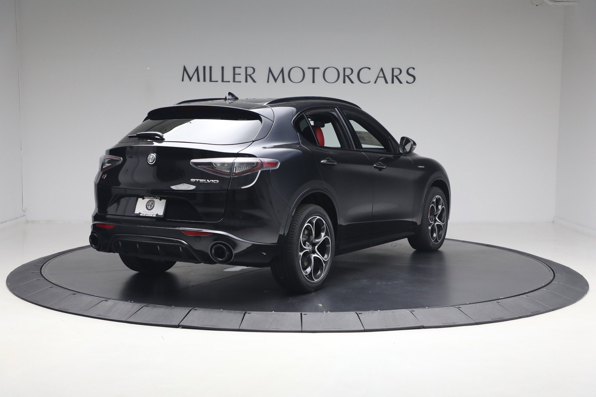New 2026 Alfa Romeo Stelvio Sprint AWD/4WD image 7