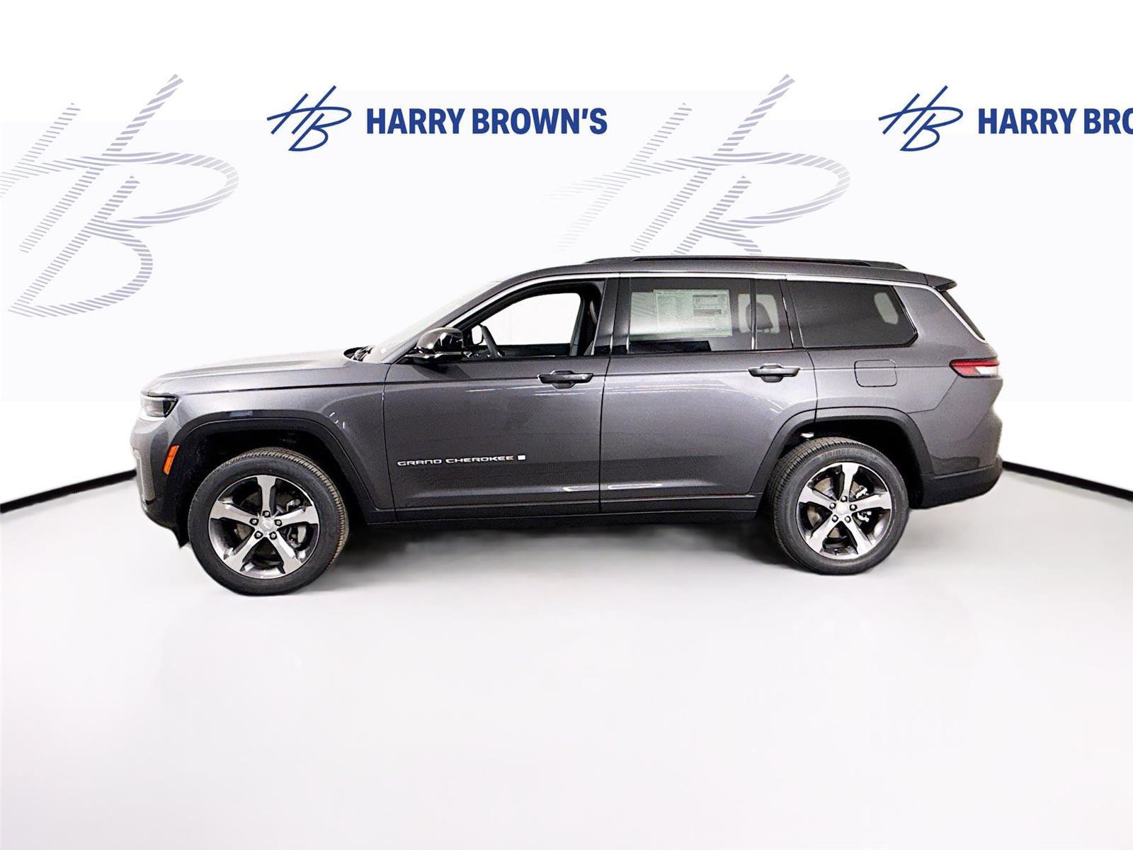 New 2026 Jeep Grand Cherokee L Limited w/ Luxury Tech Group II image 31