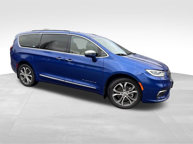 Used 2021 Chrysler Pacifica Pinnacle image 1