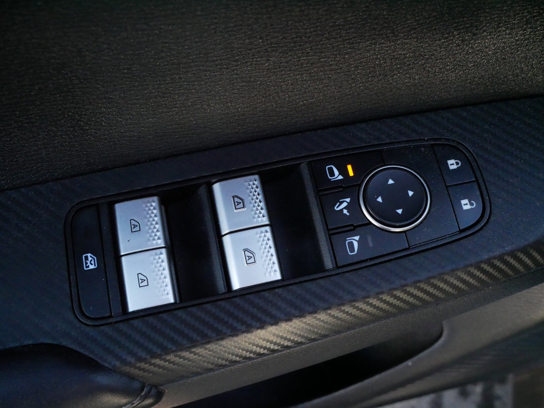 Used 2023 Mitsubishi Outlander SE image 19